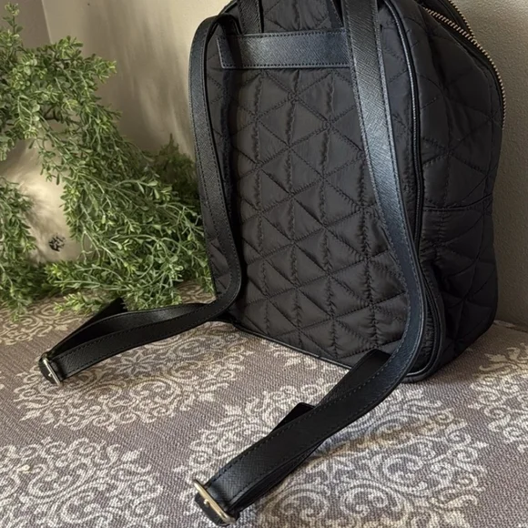 Kate Spade♠️Small Bradley Wilson Rd Quilted Backpack 18Kt Gold Hardware Like New - Picture 6 of 15